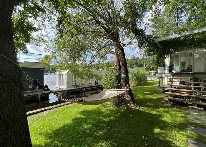 Haus direkt am See